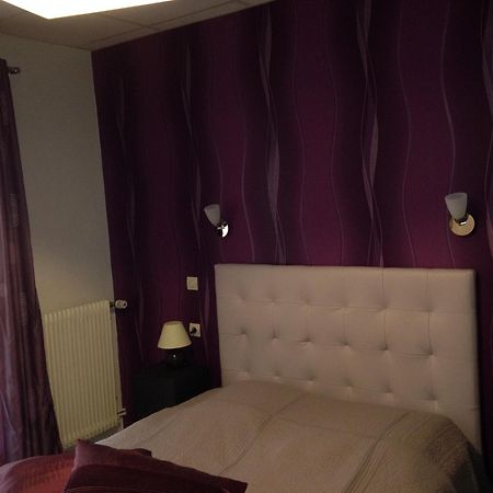 Hotel Le Chatelet Сан-Пол-дьо-Фънуе Екстериор снимка