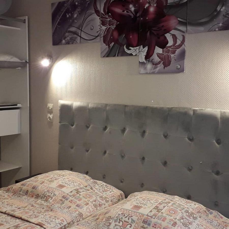 Hotel Le Chatelet Сан-Пол-дьо-Фънуе Екстериор снимка