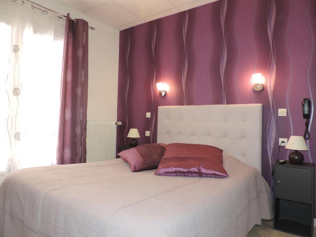 Hotel Le Chatelet Сан-Пол-дьо-Фънуе Стая снимка